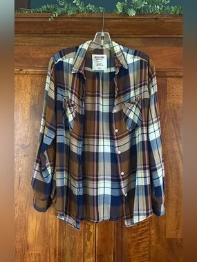 Mossimo Supply Co. Plaid Button-Up Shirt in Brown, Navy & Cream